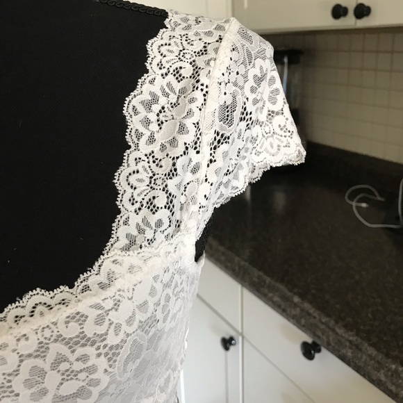 Y2k Abercrombie white lace milkmaid crop top 🍓🤍 - Picture 5 of 12